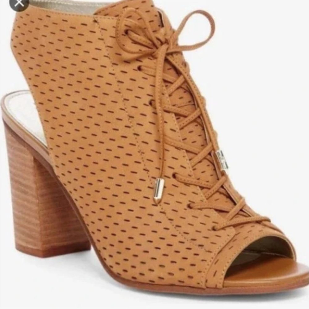 Sam Edelman Ennette Perforated Lace Up Heeled Leather Bootie Size. 7.5